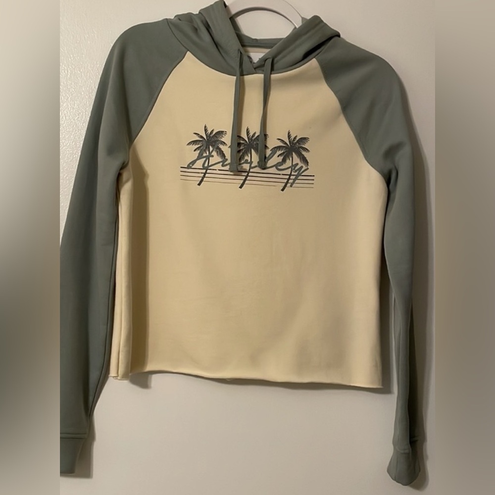 Hurley Girls Fleece Pull Over Hoodie.